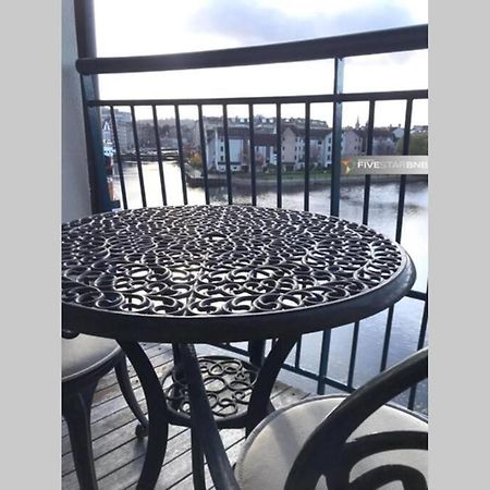 Ferienwohnung Waterfront Living In Leith With Free Parking! Edinburgh Exterior foto