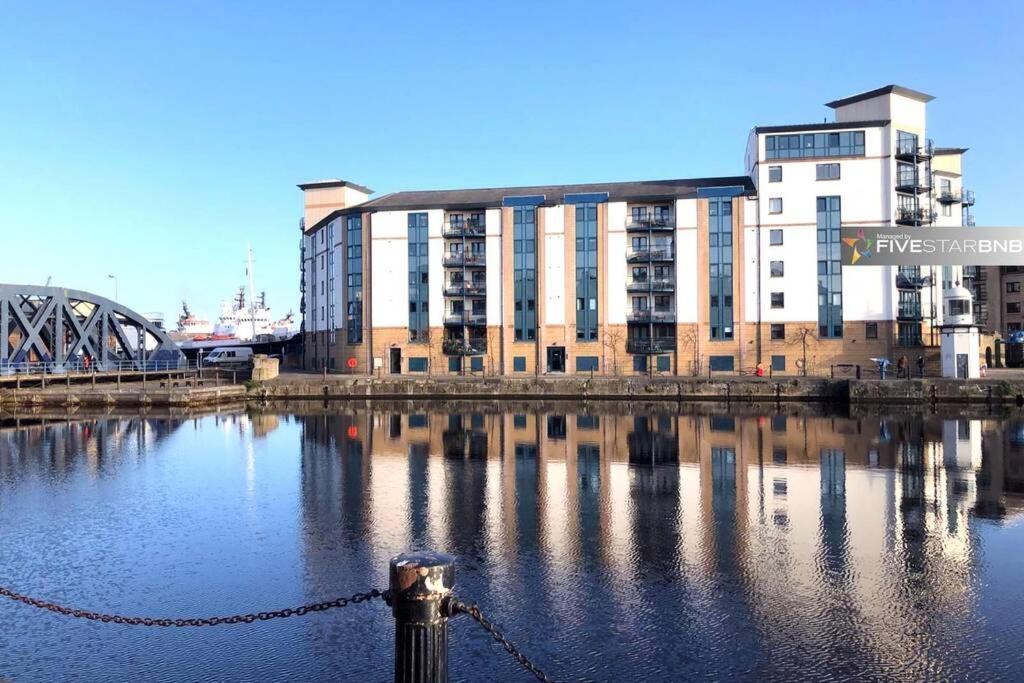 Ferienwohnung Waterfront Living In Leith With Free Parking! Edinburgh Exterior foto